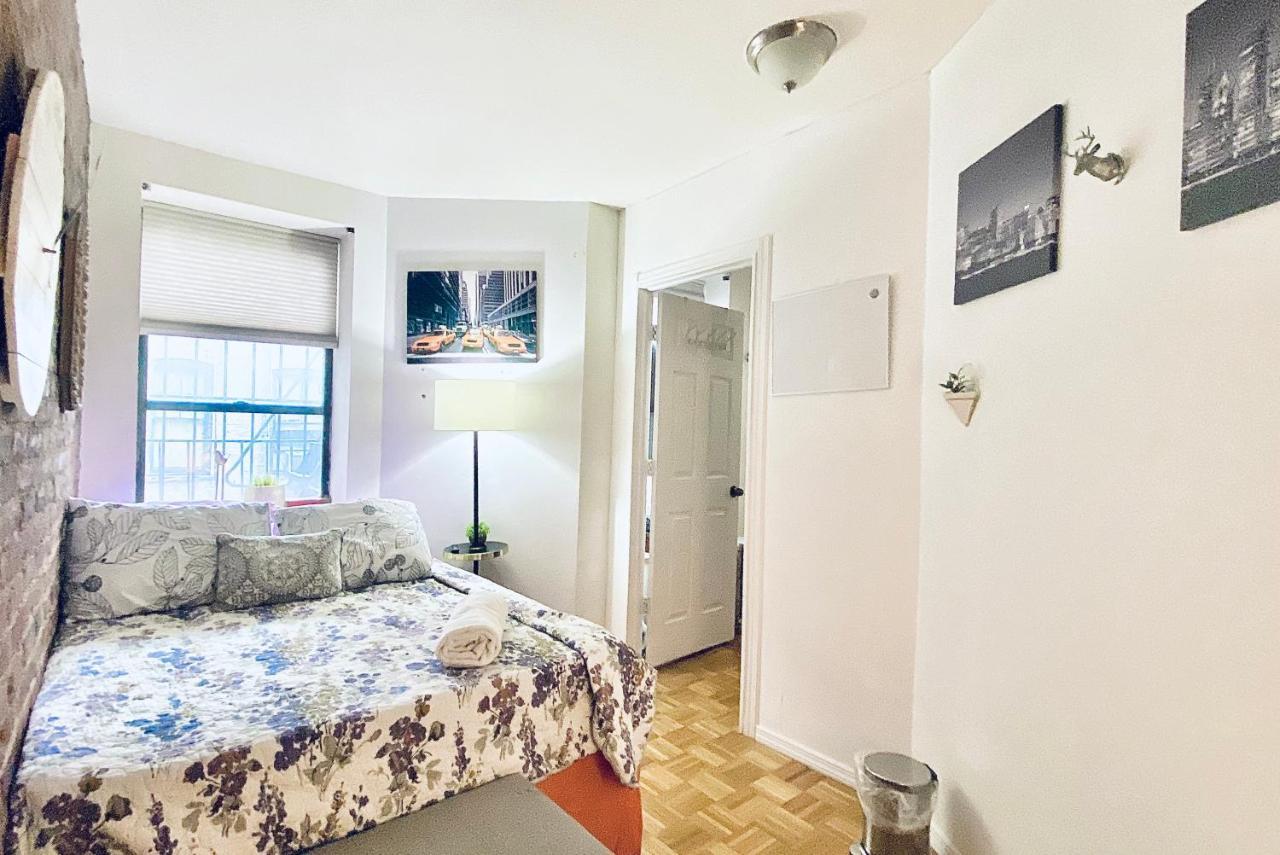 Times Square Manhattan - Private Room In 2 Bedroom Apartment New York Exteriör bild